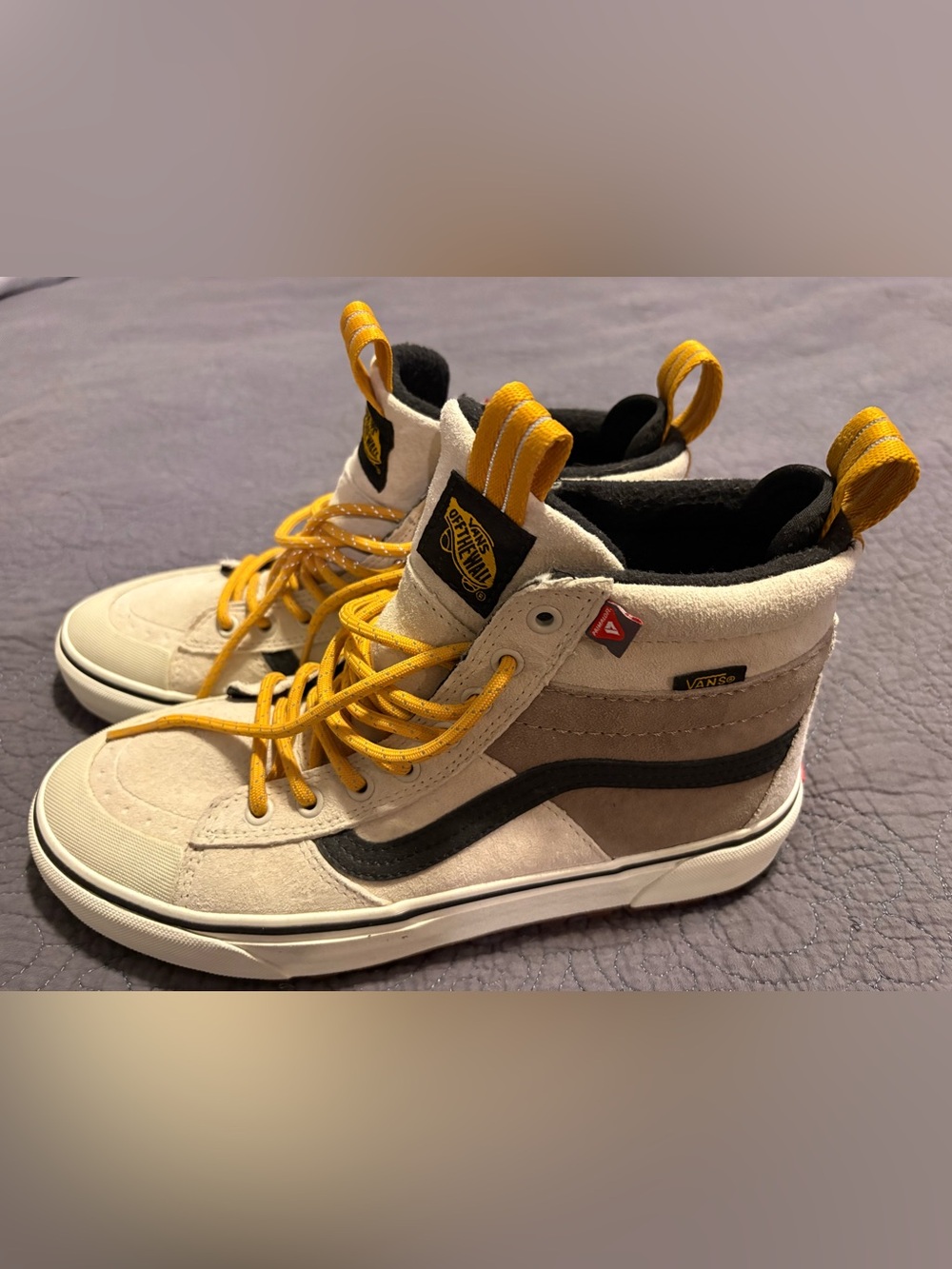 Unisex Vans MTE all weather boot sneakers - men’s size 8.5